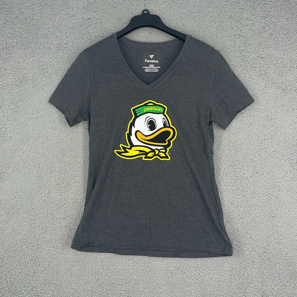 Fanatics Oregon Ducks gray v-neck short sleeve t-shirt women’s medium stretch